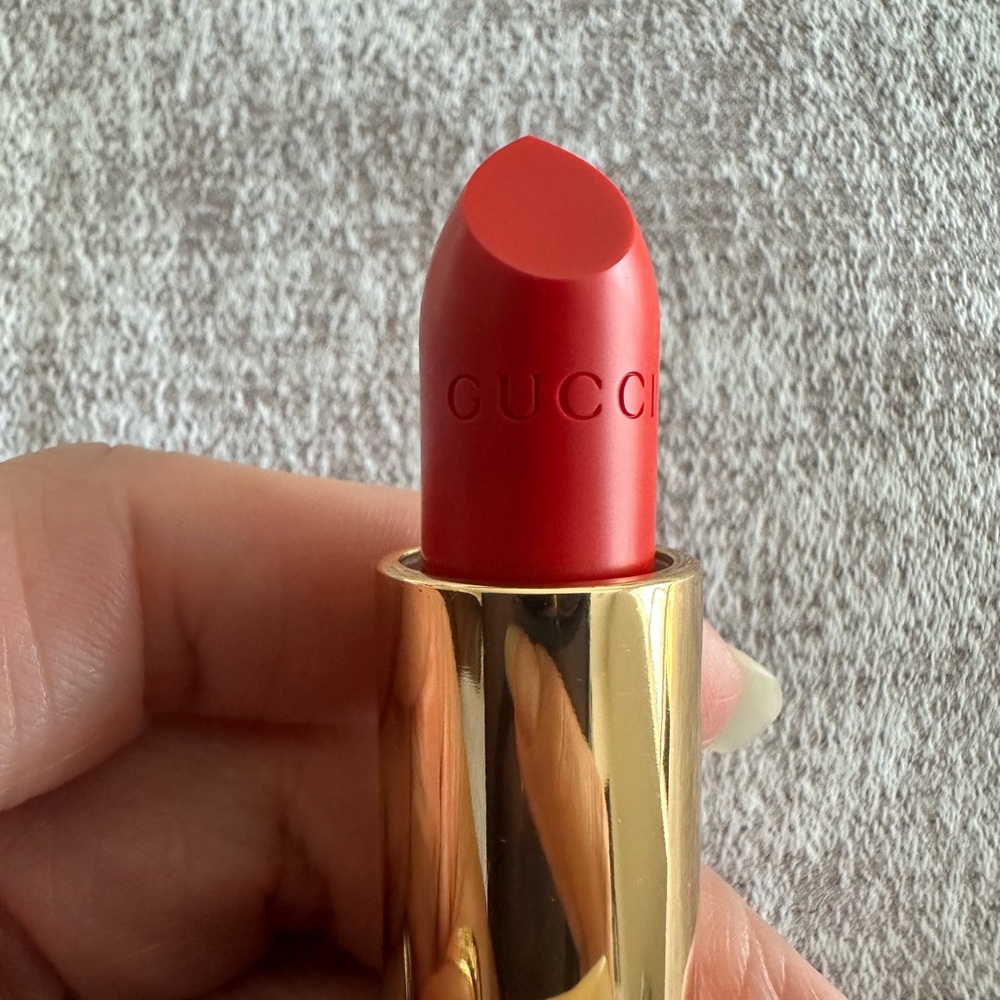 Gucci Satin Lipstick - Bright Red with Gold Case - Picture 6 of 8